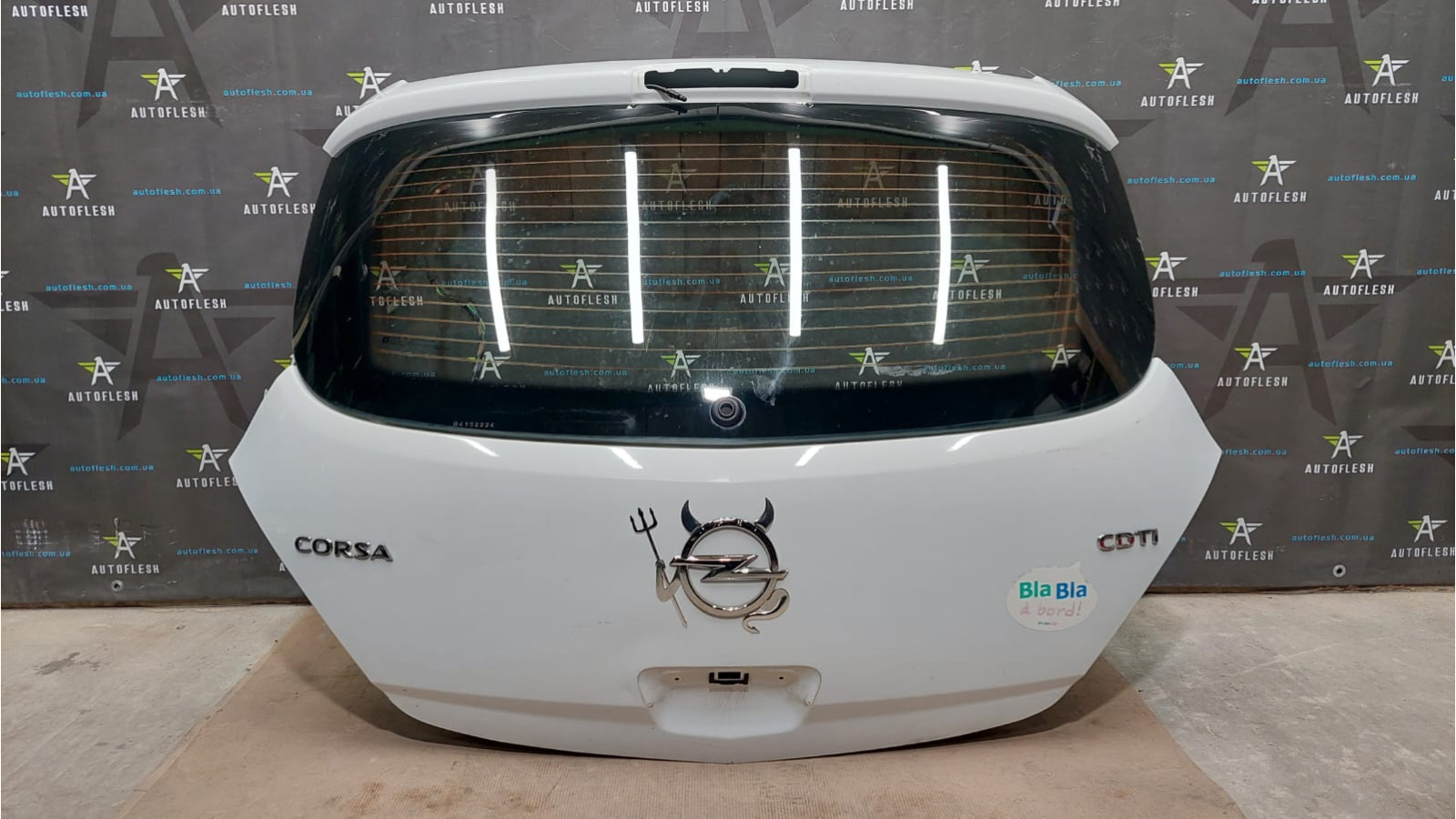Крышка багажника, ляда 128539, 162835 Opel Corsa D опель корса бу